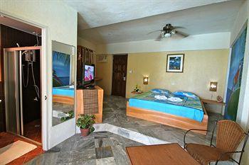 Paradise Bay Beach & Watersport Resort