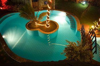 Paradise Bay Beach & Watersport Resort