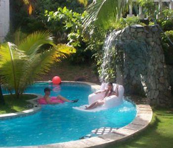 Paradise Bay Beach & Watersport Resort