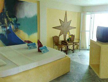 Paradise Bay Beach & Watersport Resort