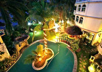 Paradise Bay Beach & Watersport Resort