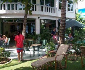 Paradise Bay Beach & Watersport Resort