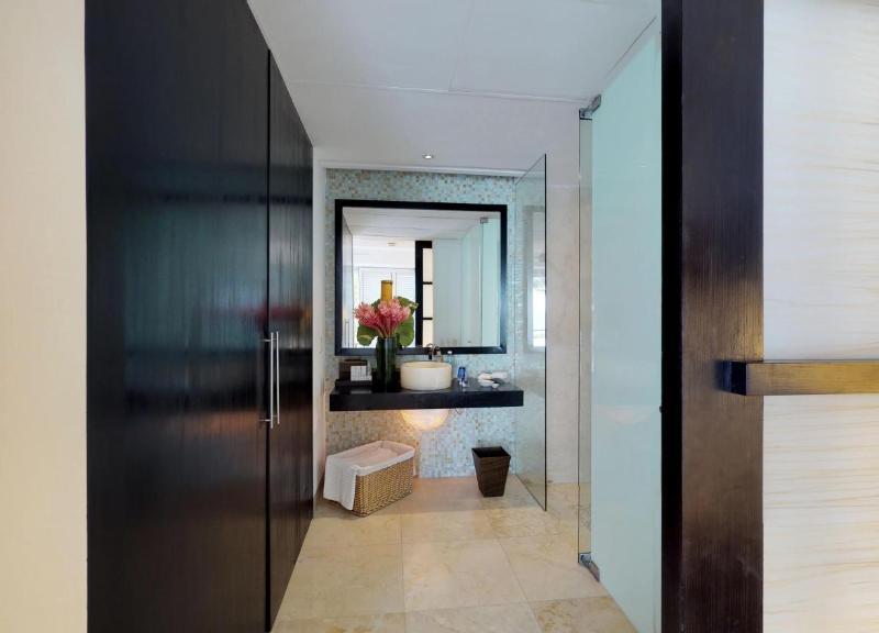 Blue Diamond Luxury Boutique (Adults Only)