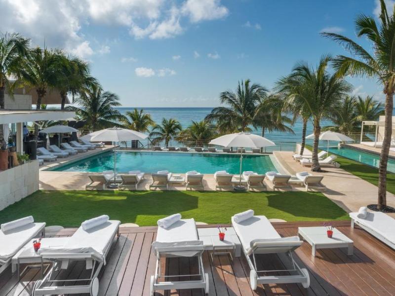 Blue Diamond Luxury Boutique (Adults Only)