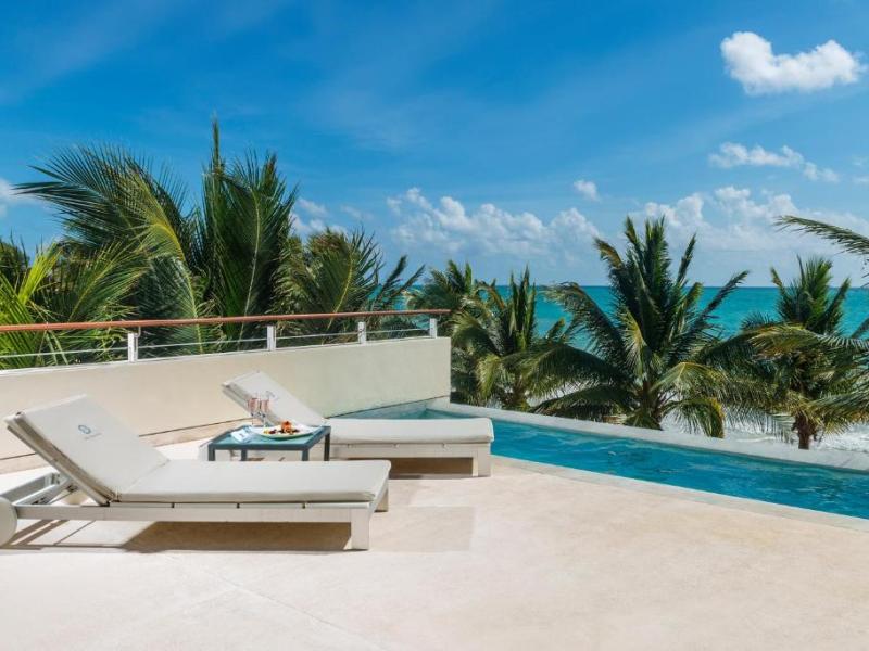 Blue Diamond Luxury Boutique (Adults Only)