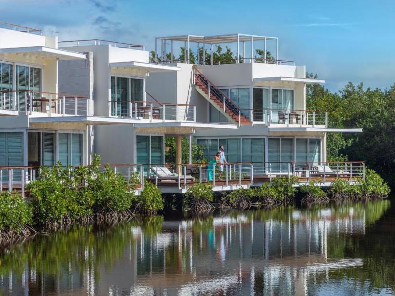 Blue Diamond Luxury Boutique (Adults Only)