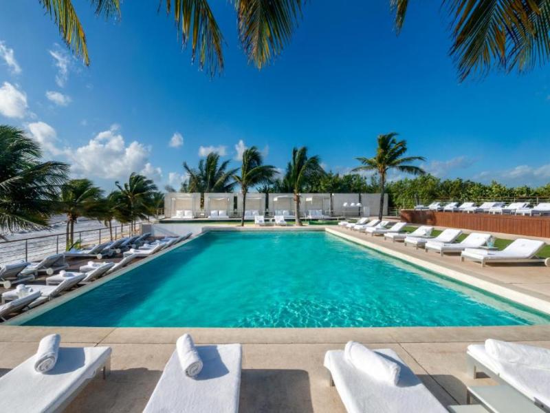 Blue Diamond Luxury Boutique (Adults Only)