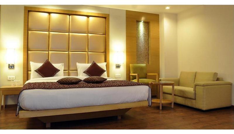 Almondz Hotel