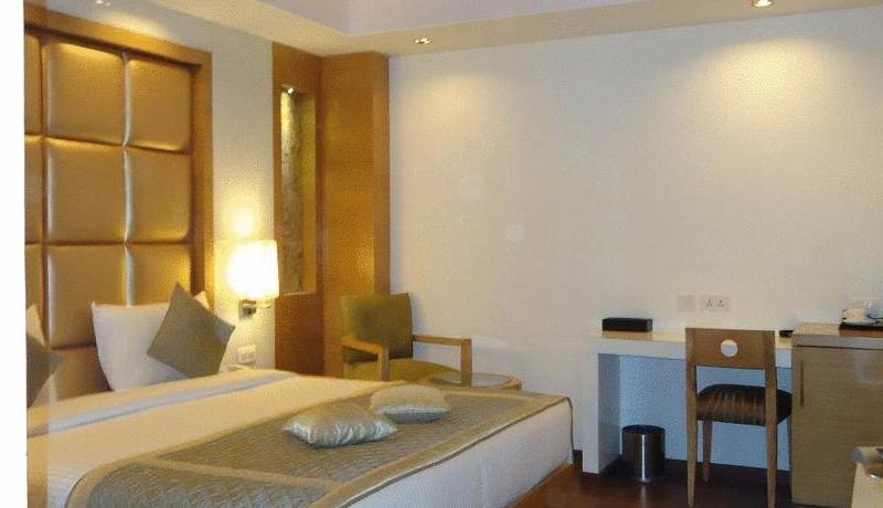 Almondz Hotel