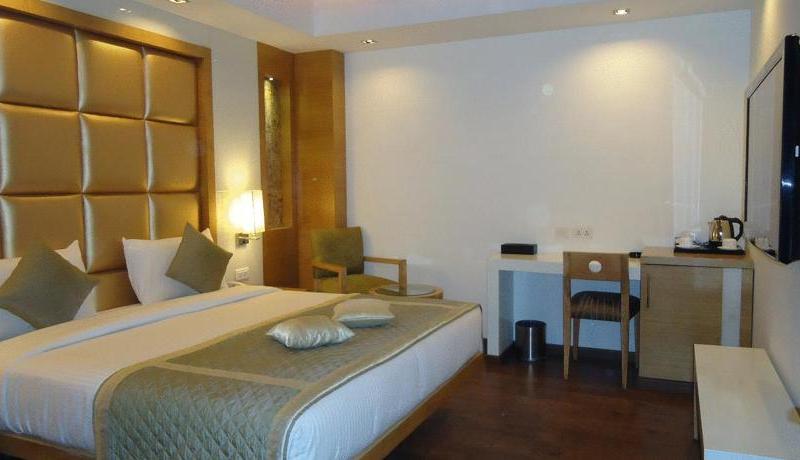 Almondz Hotel