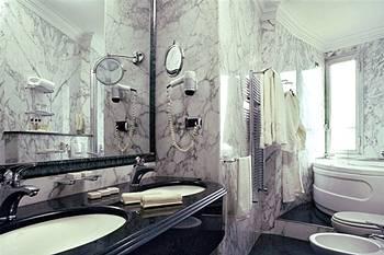Hotel Capitol