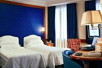 Отель Hotel Capitol Италия, Милан, фото 5