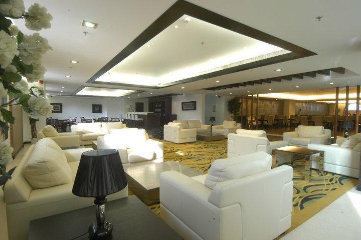 Mapple Emerald Hotel