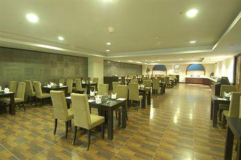 Mapple Emerald Hotel