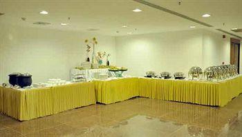 Mapple Emerald Hotel