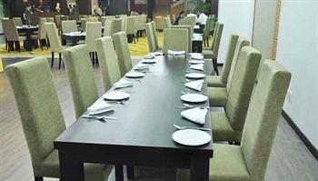 Mapple Emerald Hotel