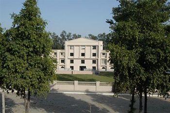 Mapple Emerald Hotel