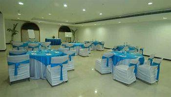 Mapple Emerald Hotel