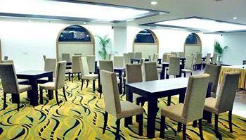 Mapple Emerald Hotel