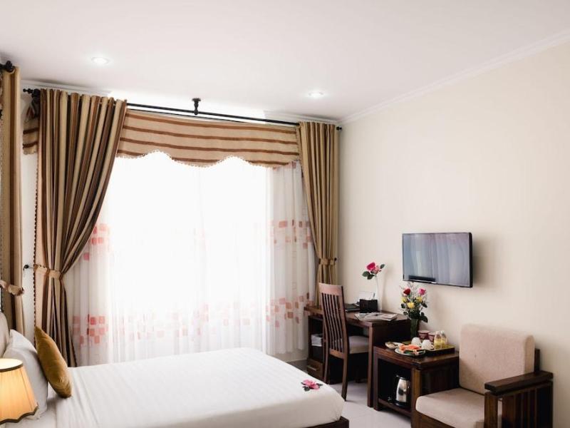 Tst Hotel (Truong Son Tung 2)