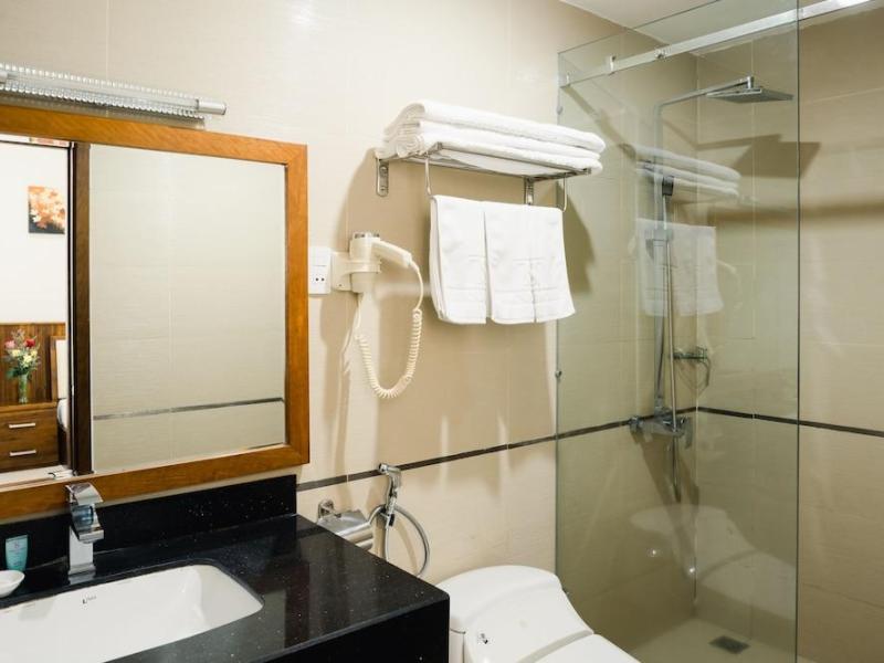 Tst Hotel (Truong Son Tung 2)