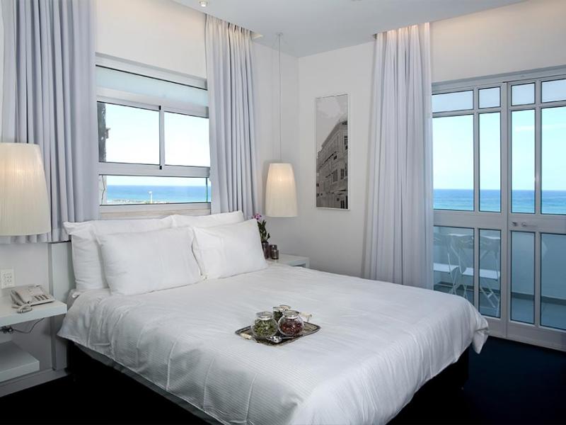 Gordon Hotel & Lounge