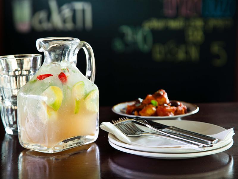 Gordon Hotel & Lounge