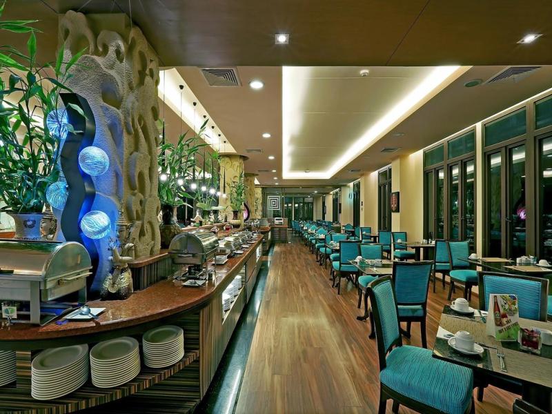 Novotel Phuket Vintage Park Resort