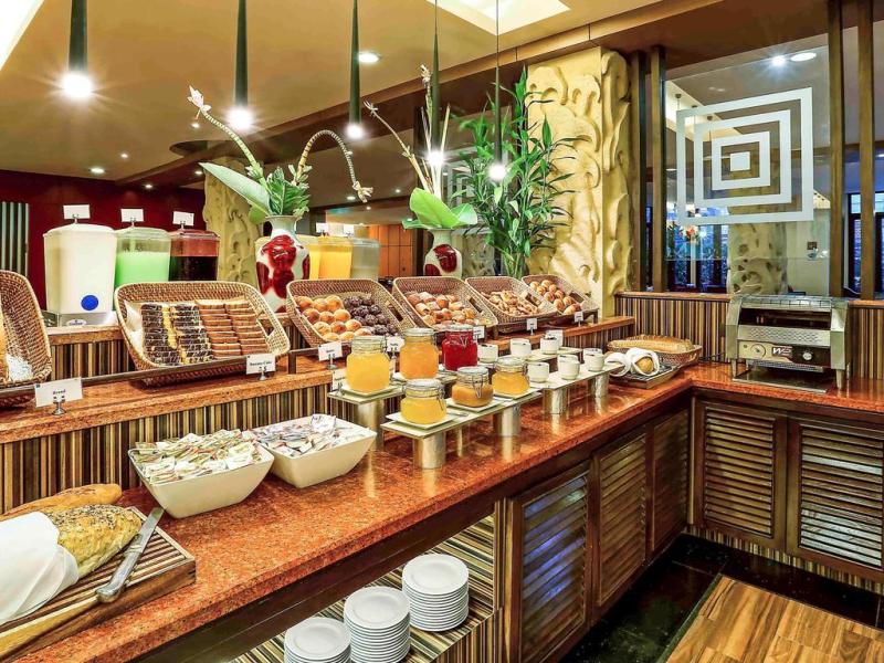 Novotel Phuket Vintage Park Resort