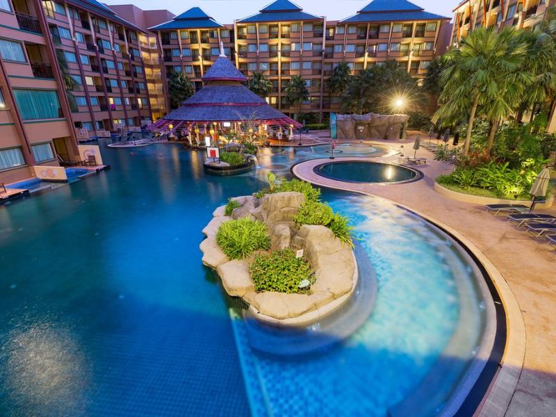 Novotel Phuket Vintage Park Resort