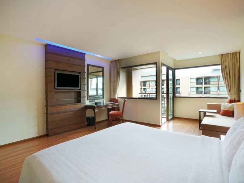 Novotel Phuket Vintage Park Resort