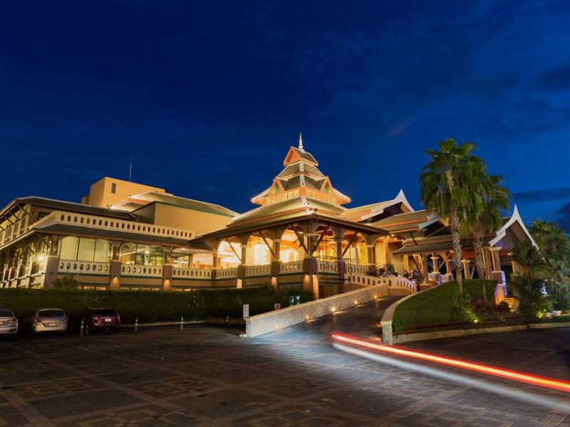 Novotel Phuket Vintage Park Resort
