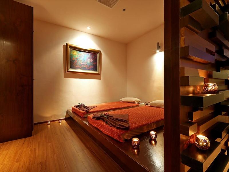 Novotel Phuket Vintage Park Resort