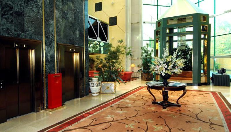 Royal Garden Hotel