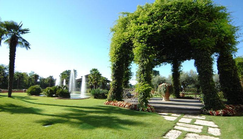 Royal Garden Hotel