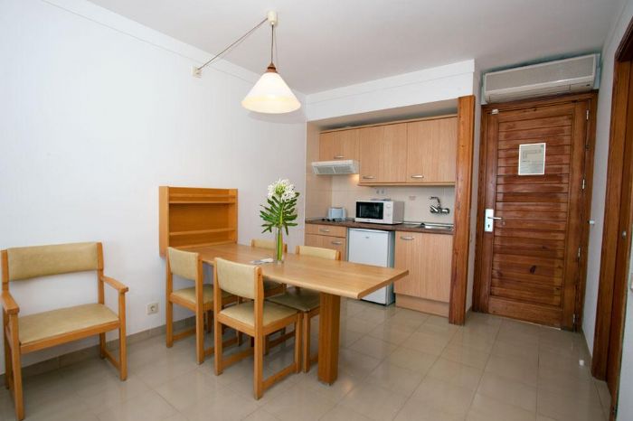 Hobby Club Apartments