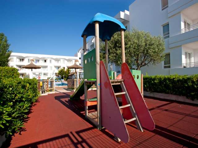 Hobby Club Apartments