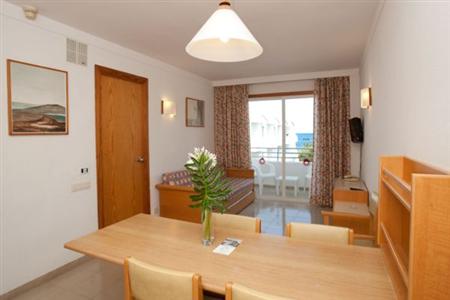 Hobby Club Apartments