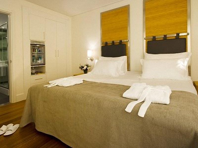 Tav Airport Hotel (Devlet Hava Meydanlari Isletmesi Airport Akademi Misafirhane)