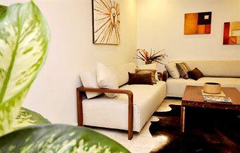 Acanto Boutique