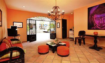 Acanto Boutique