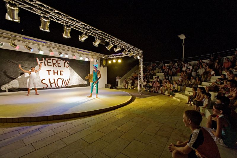 Caravia Beach Hotel & Bungalows