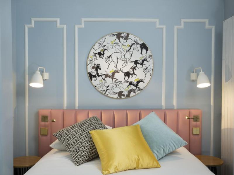 Hotel Pastel Paris