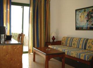 Los Veleros Apartments