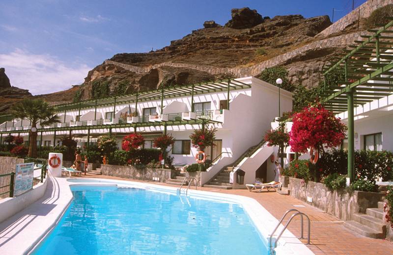 Los Veleros Apartments