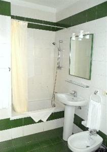 Los Veleros Apartments