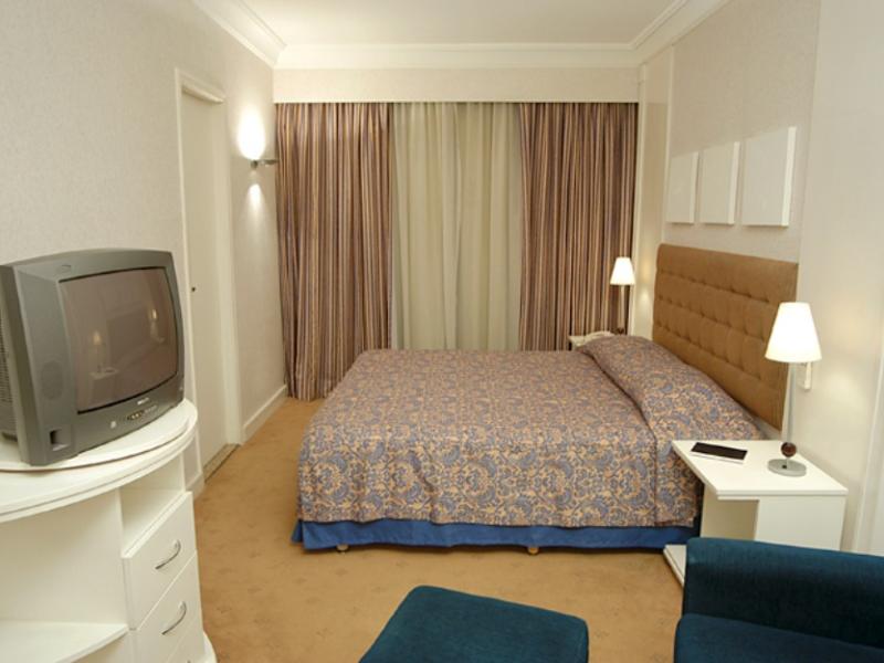 Bristol Dobly International Hotel