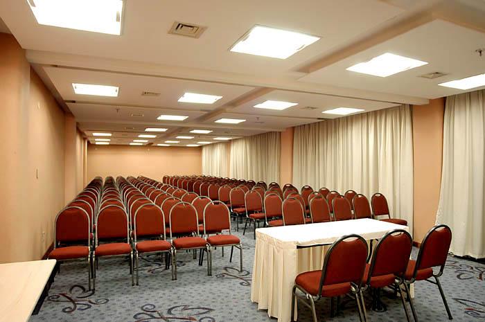 Bristol Dobly International Hotel