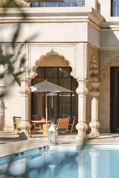 Palais Namaskar