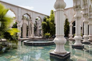 Palais Namaskar
